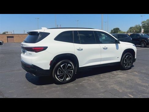 Used 2026 Buick Enclave Sport Touring w/ Power Package AWD/4WD image 8