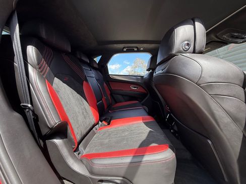 Used 2022 Bentley Bentayga image 20