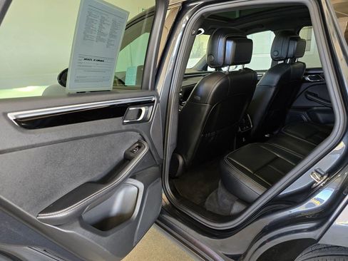 Used 2023 Porsche Macan S AWD/4WD image 25