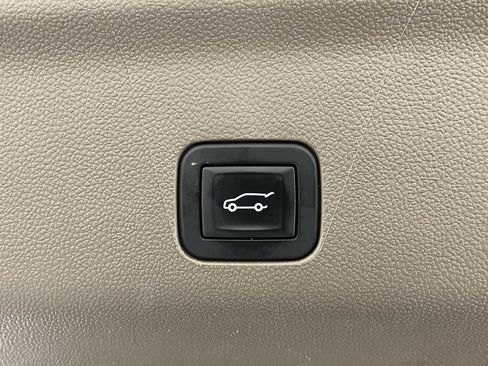 Certified 2025 GMC Yukon XL Denali w/ Sun & Power Step Package AWD/4WD image 34