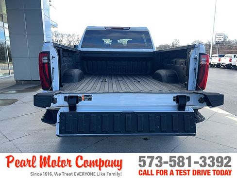 Certified 2024 GMC Sierra 2500 SLT w/ Max Trailering Package image 6