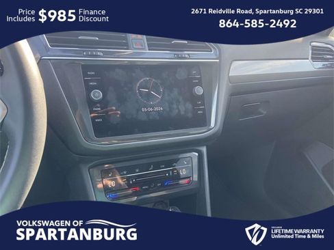 Used 2023 Volkswagen Tiguan SE w/ Panoramic Sunroof Package image 22