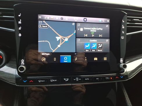 Used 2022 Jeep Wagoneer Series III w/ Premium Group I image 16