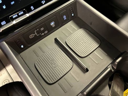 Used 2025 Hyundai Santa Fe Calligraphy image 18