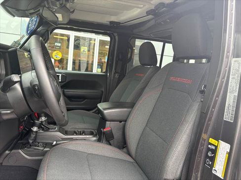 Certified 2025 Jeep Wrangler Unlimited Rubicon w/ Convenience Group AWD/4WD image 16