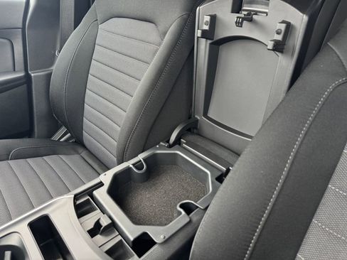 Used 2022 Ford Edge SE image 26