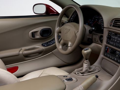 Used 2003 Chevrolet Corvette 50th Anniversary Edition w/ Preferred Equipment Group1 image 35