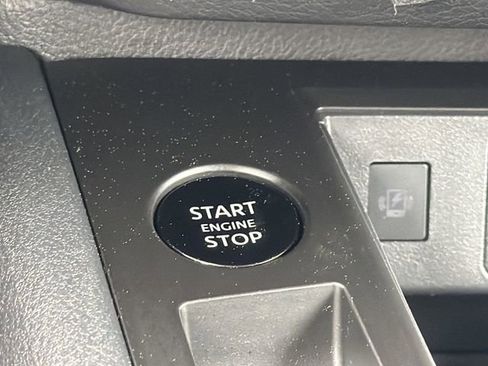 Certified 2025 Nissan Kicks SV image 9