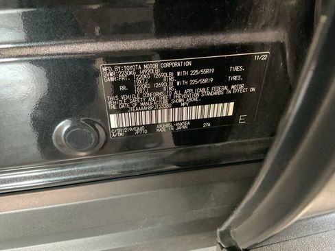 Used 2023 Toyota Venza Limited AWD/4WD image 22