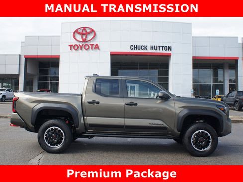 Used 2025 Toyota Tacoma TRD Off-Road w/ TRD Off Road Premium Package image 1