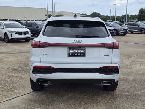 Used 2025 Audi Q5 Premium Plus w/ Premium Plus AWD/4WD image 6