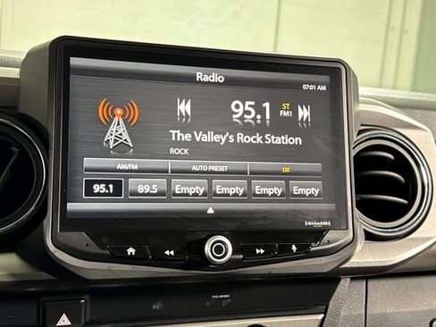 Used 2019 Toyota Tacoma SR5 image 30