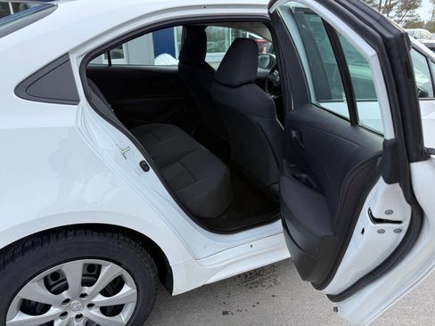 Used 2022 Toyota Corolla LE w/ Carpet Mat Package (TMS) FWD image 11