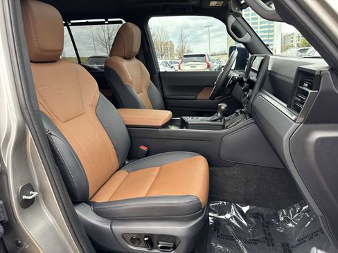 Used 2024 Lexus GX 550 image 20