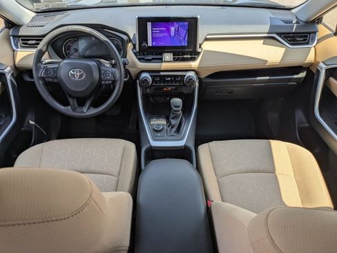 Used 2025 Toyota RAV4 XLE AWD/4WD image 19