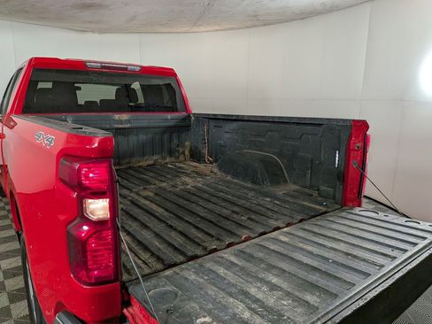 Used 2021 Chevrolet Silverado 1500 LT AWD/4WD image 9