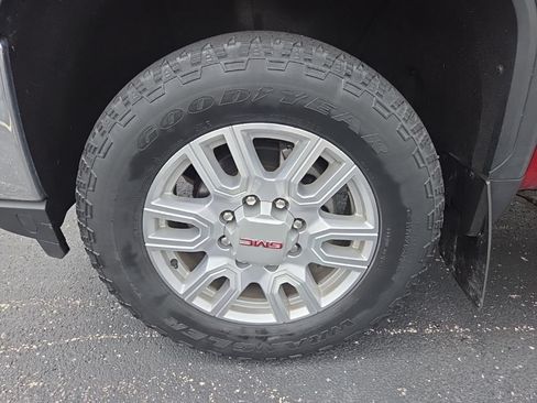 Used 2021 GMC Sierra 2500 SLT w/ SLT Premium Package AWD/4WD image 17