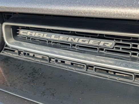 Used 2018 Dodge Challenger SXT image 18