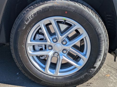 New 2025 Jeep Grand Cherokee L Laredo w/ Luxury Tech Group I image 11