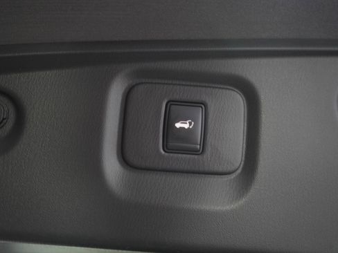 Used 2017 Nissan Pathfinder SL w/ SL Premium Package AWD/4WD image 11