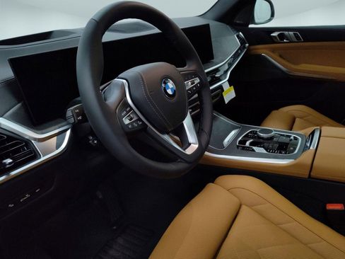 New 2026 BMW X5 xDrive50e w/ Premium Package image 4