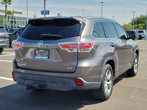 Used 2015 Toyota Highlander XLE image 7