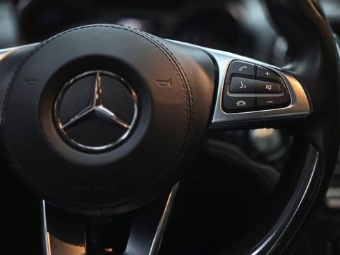 Used 2018 Mercedes-Benz SL 550 image 18