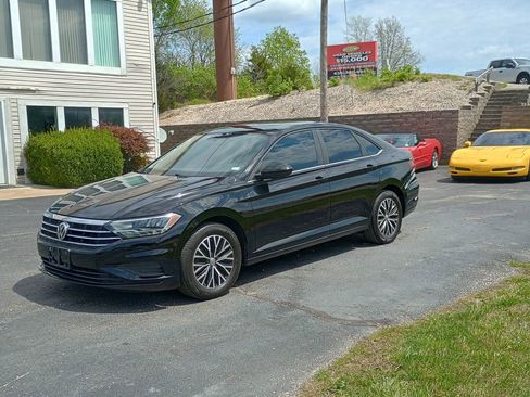 Used 2019 Volkswagen Jetta SE image 1