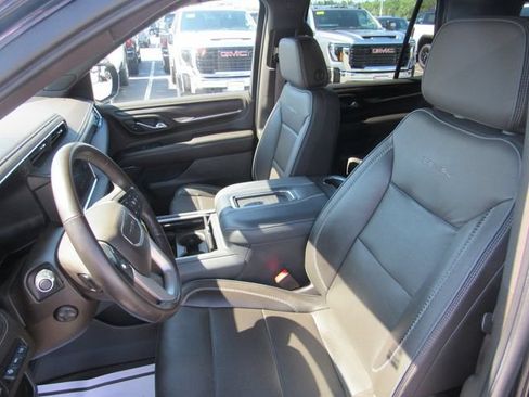 Certified 2021 GMC Yukon Denali w/ Denali Premium Package AWD/4WD image 11