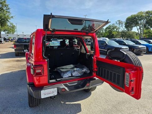 New 2025 Jeep Wrangler Unlimited Sahara w/ Safety Group AWD/4WD image 33