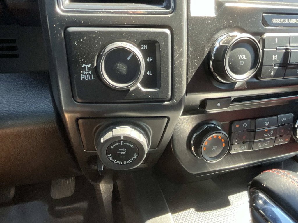 Used 2017 Ford F150 XLT w/ Equipment Group 302A Luxury AWD/4WD image 39