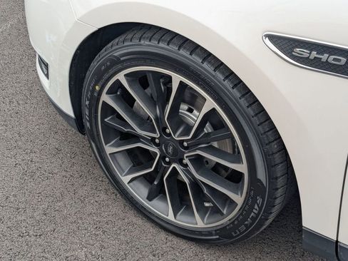 Certified 2018 Ford Taurus SHO image 24