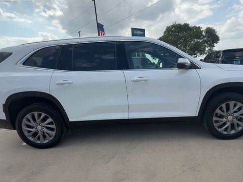 Certified 2026 Buick Enclave Preferred FWD image 9