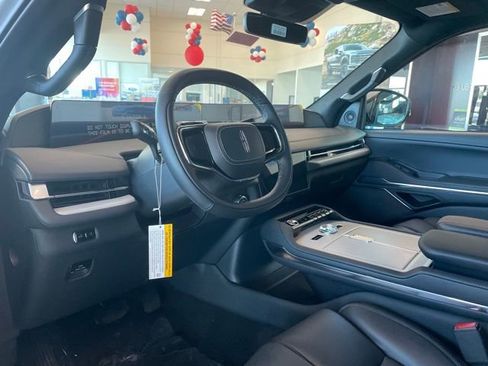 New 2026 Lincoln Navigator L Reserve w/ Jet Appearance Package image 9