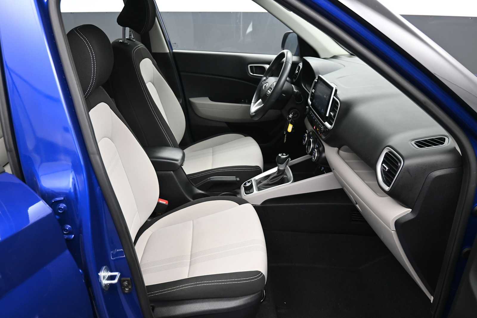Certified 2023 Hyundai Venue SEL w/ Cargo Package FWD image 23