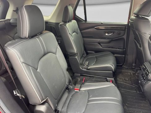 Used 2025 Honda Pilot Elite image 25