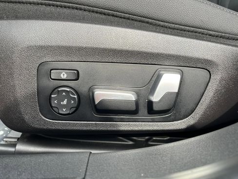 Used 2019 BMW 330i Sedan w/ Convenience Package image 12