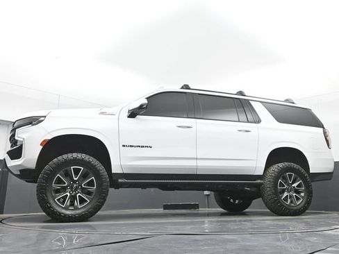 Used 2023 Chevrolet Suburban Z71 w/ Luxury Package AWD/4WD image 51