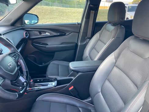 Used 2022 Chevrolet TrailBlazer RS FWD image 4