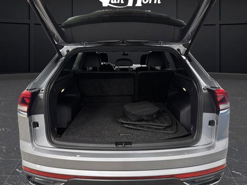 Used 2021 Volkswagen Atlas Cross Sport SE image 13