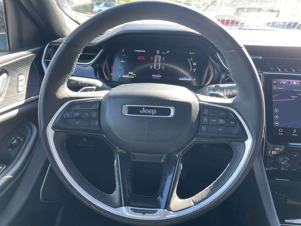 Certified 2024 Jeep Grand Cherokee Trailhawk AWD/4WD image 17