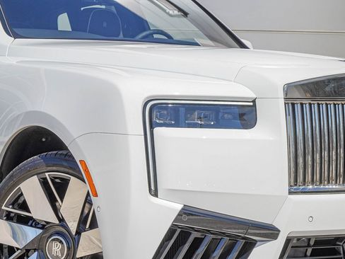 New 2026 Rolls-Royce Cullinan image 3