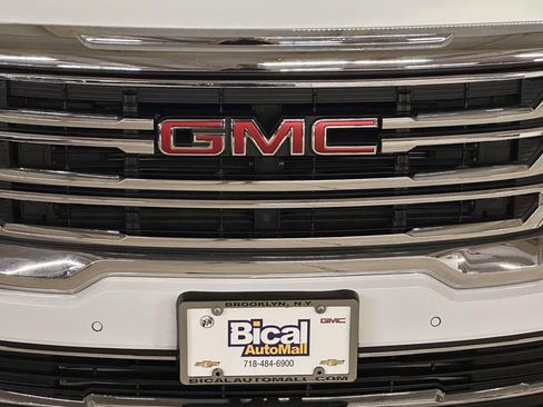 Used 2023 GMC Acadia SLE w/ Driver Convenience Package AWD/4WD image 8