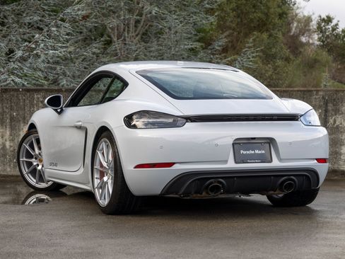 Certified 2024 Porsche 718 Cayman GT4 image 3