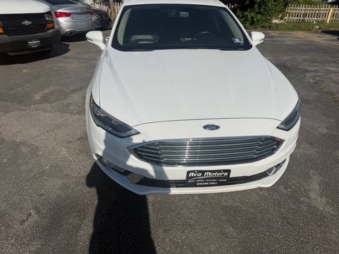 Used 2017 Ford Fusion SE FWD image 7