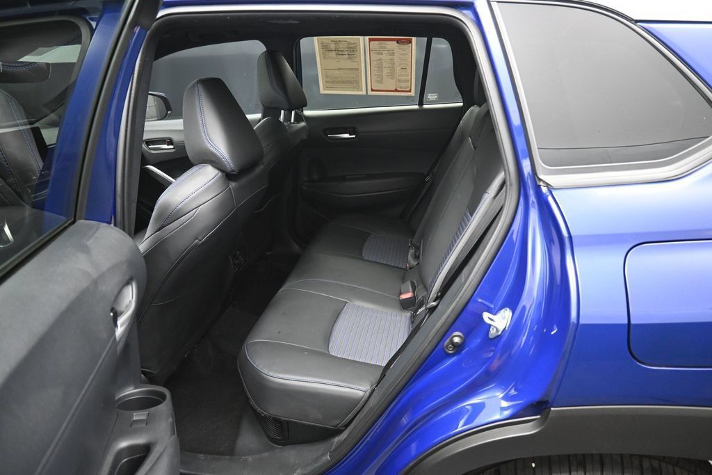Used 2024 Toyota Corolla Cross AWD Hybrid w/ Convenience Package image 27