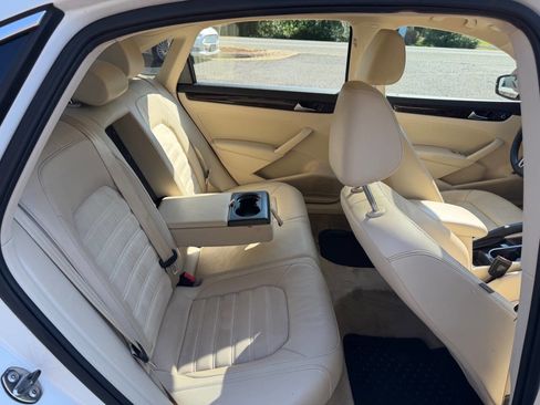 Used 2014 Volkswagen Passat TDI SEL Premium FWD image 21