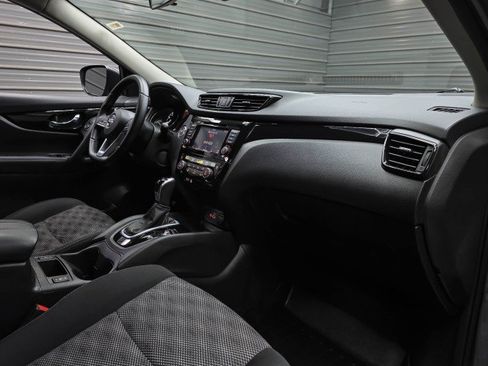 Used 2019 Nissan Rogue Sport SV w/ All-Weather Package AWD/4WD image 13