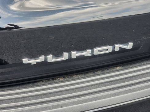 Used 2024 GMC Yukon XL Denali image 11