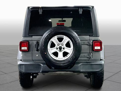 Used 2018 Jeep Wrangler Unlimited Sport S image 4